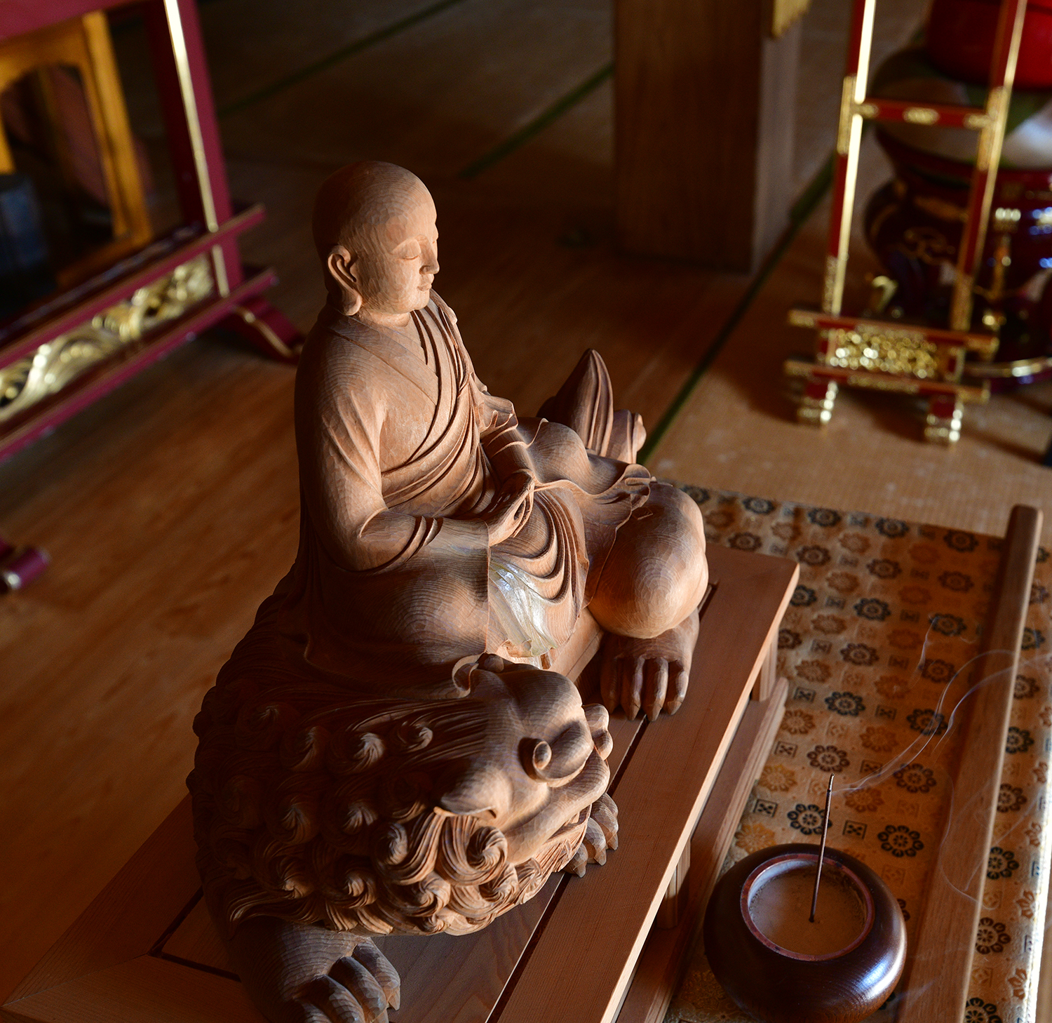 図書館で坐禅体験