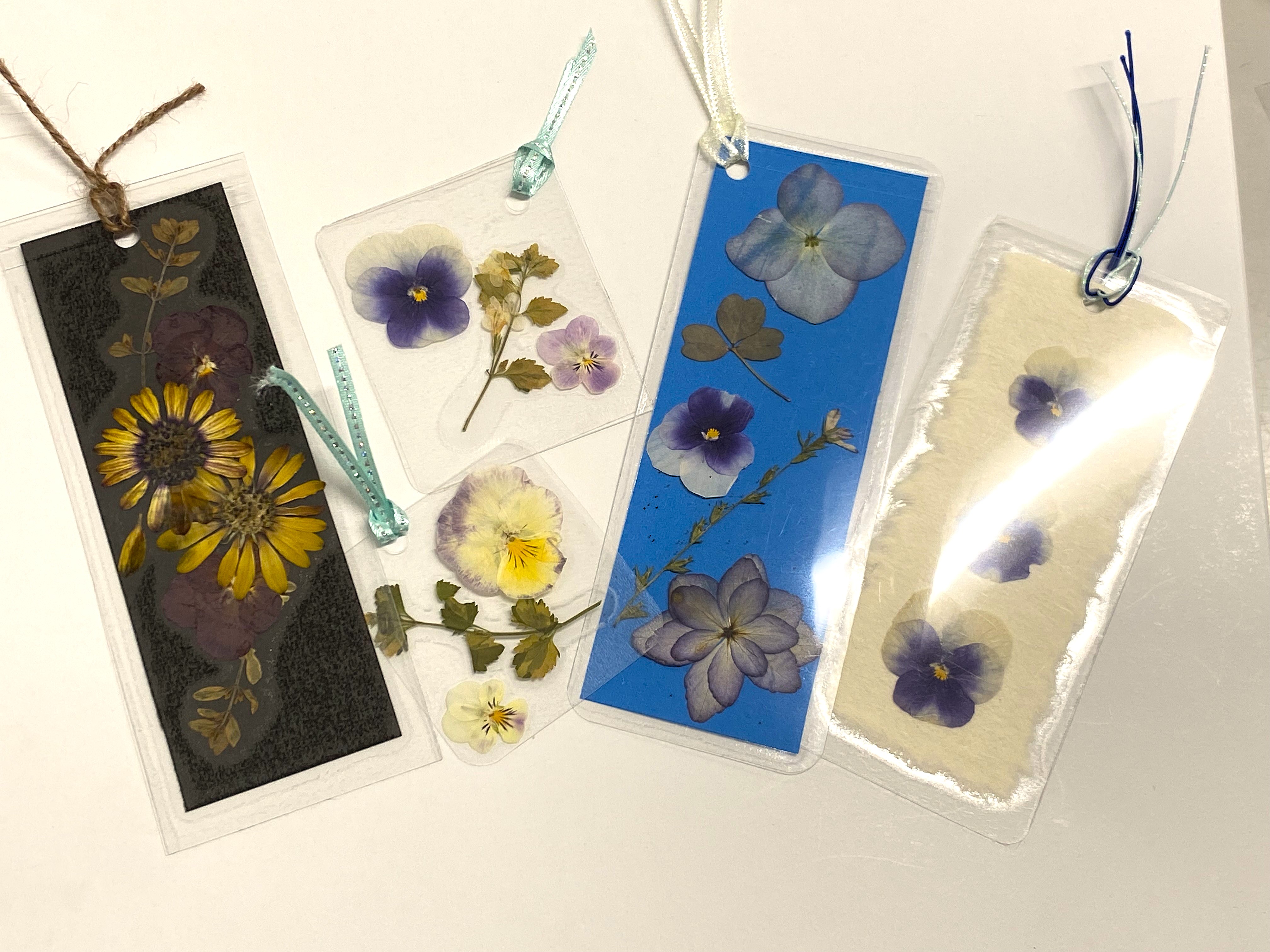 【西分館】大人の押し花しおり作り