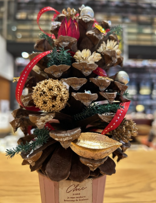 大きい松ぼっくりのクリスマスオーナメント作り①